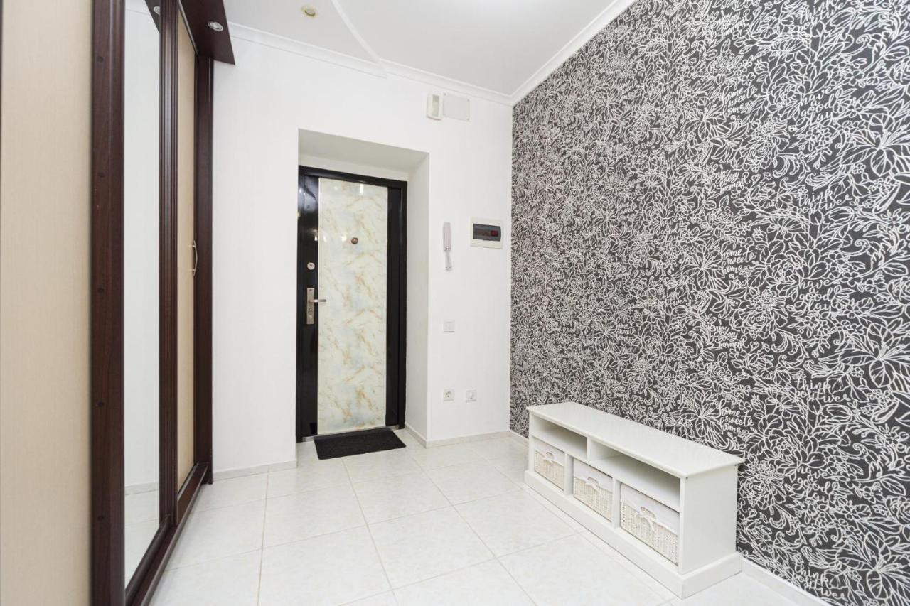 Красивая Квартира Рядом С Аркадией И Парком Odesa Exterior photo